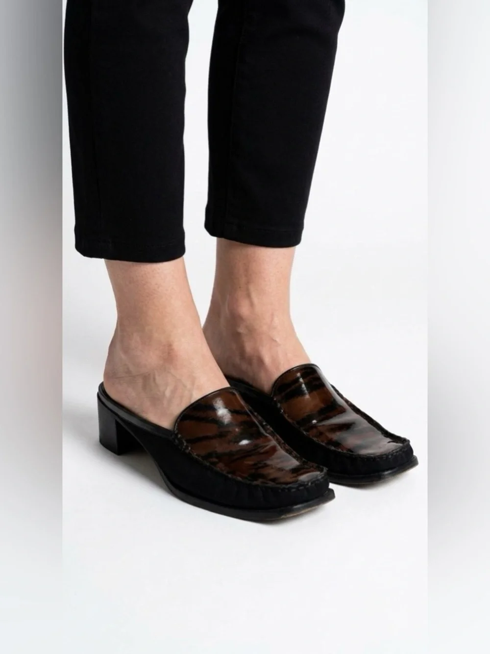 STUART WEITZMAN VINTAGE BLACK BROWN SHOE ANIMAL PRINTS SLIP ON SHOE BLOCK HEELS - Picture 3 of 16